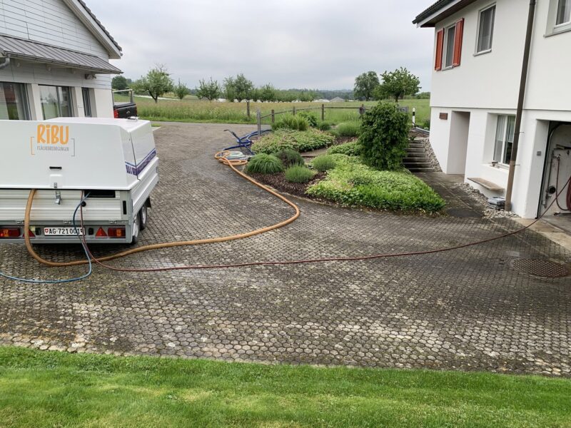 Vorplatzreinigung RIBU